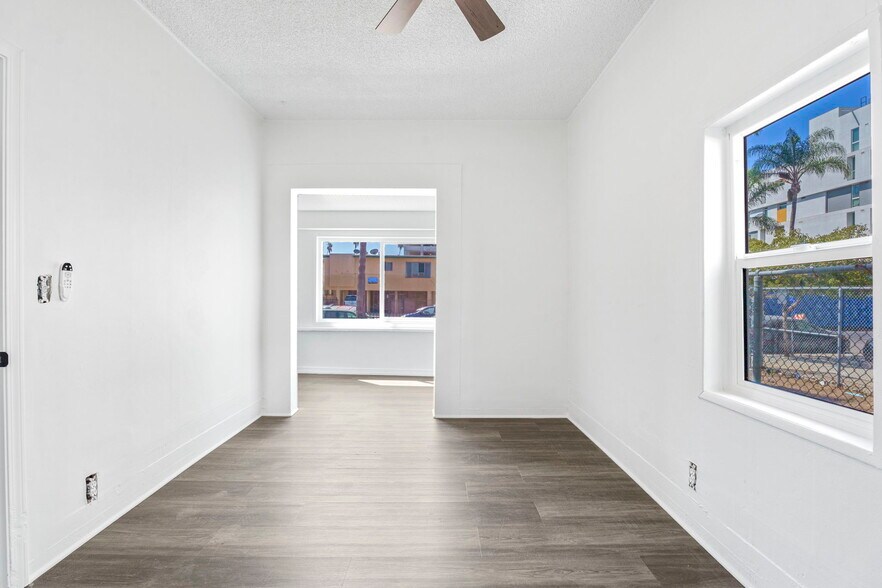 More Photos Of 925 W 84th St, Los Angeles Apartments For Sale