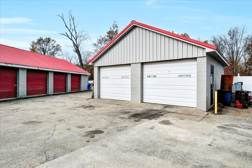 More Photos Of 133 W Blue Lick Rd, Shepherdsville Auto Repair For Sale