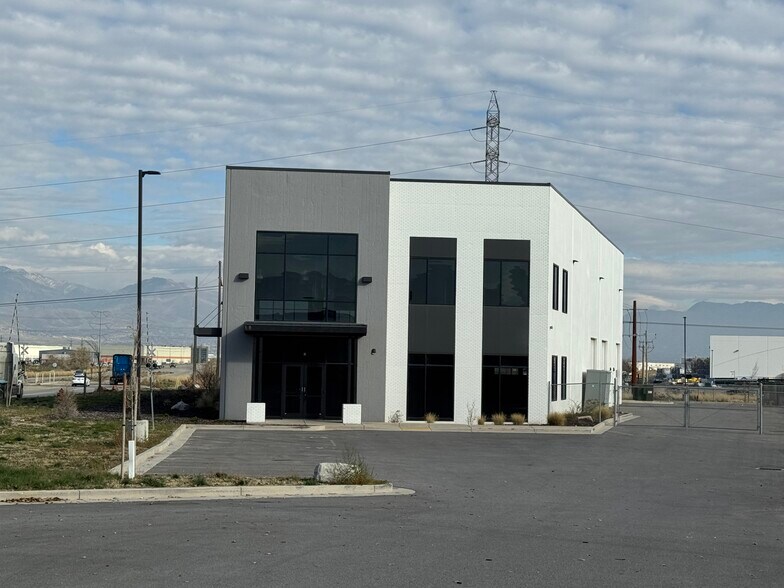 More Photos Of 4655 W California Ave, Salt Lake City Manufacturing For Lease