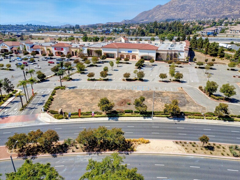 More Photos Of Canyon Springs Parkway, Riverside Land For Lease