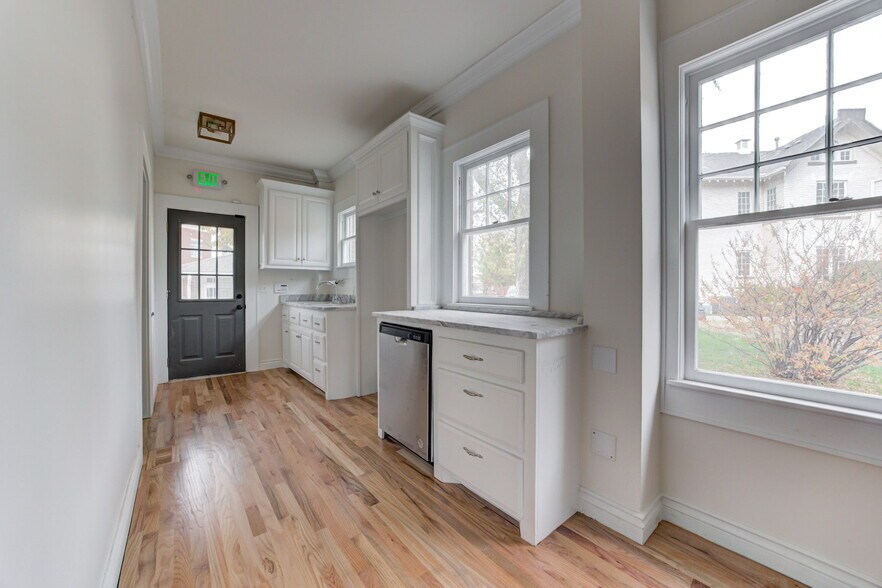 More Photos Of 1319 N Classen Dr, Oklahoma City Office For Lease