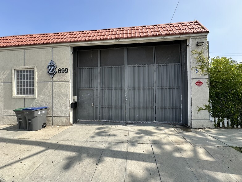 Primary Photo Of 699-705 Ivy St, Glendale Warehouse For Lease