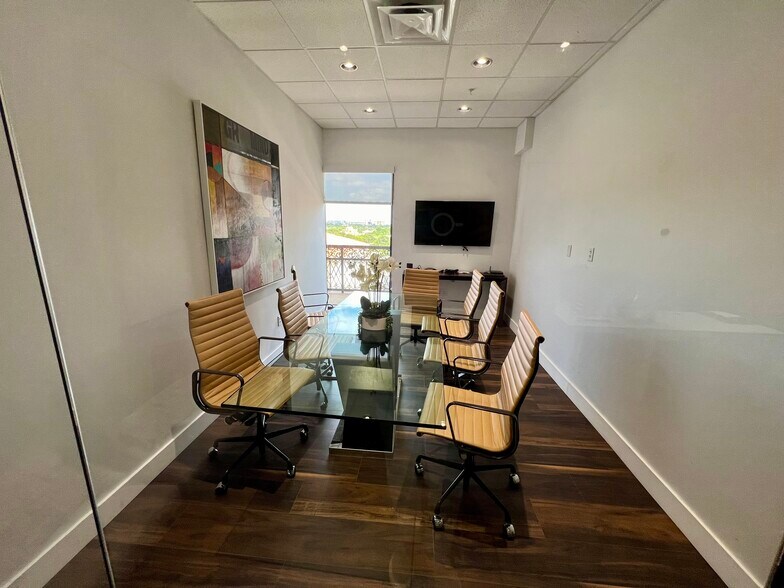 More Photos Of 2020 Ponce De Leon Blvd, Coral Gables Office For Lease