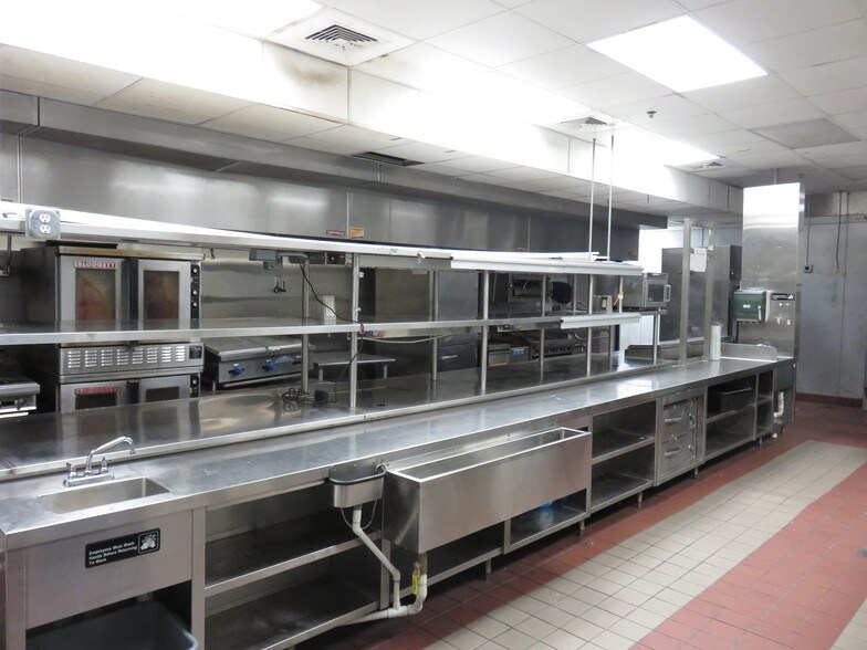 More Photos Of 861 Ballough Rd, Daytona Beach Restaurant For Lease
