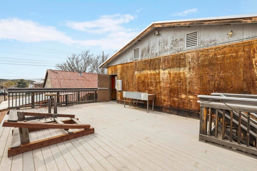 More Photos Of 607 W Main St, Payson Bar For Sale