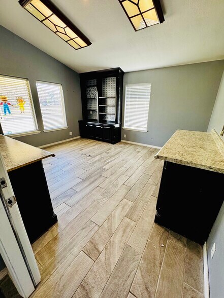 More Photos Of 13290 S 80th East Ave, Bixby Warehouse For Lease