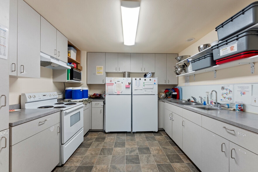 More Photos Of 2125 Coburg Rd, Eugene Healthcare For Sale