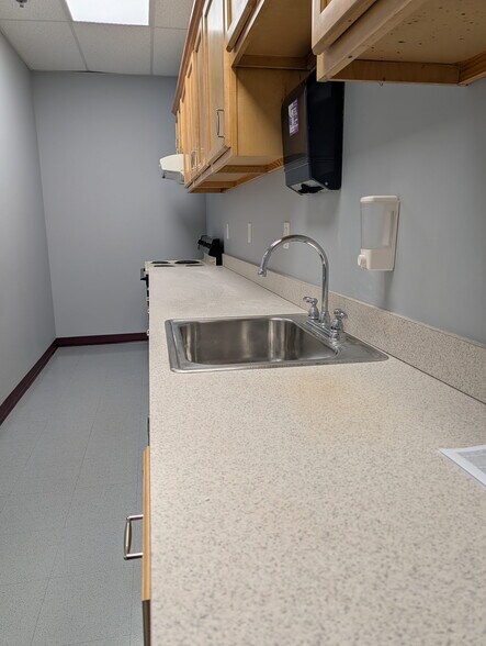 More Photos Of 906 Spencer St, Syracuse Office Residential For Lease