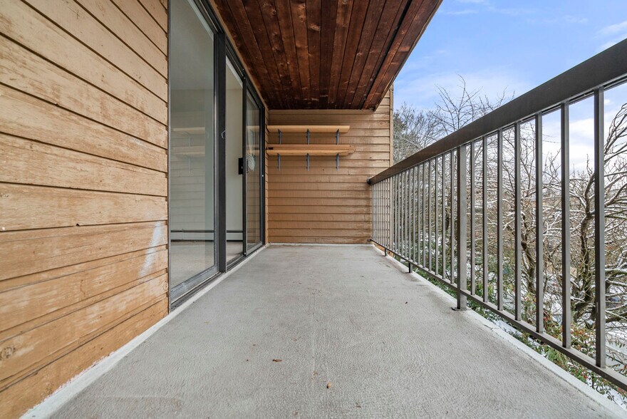 More Photos Of 1555 Graveley St, Vancouver Apartments For Sale