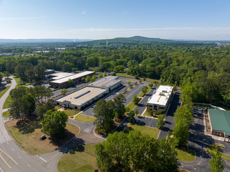 More Photos Of 5025 Bradford Dr, Huntsville Unknown For Lease