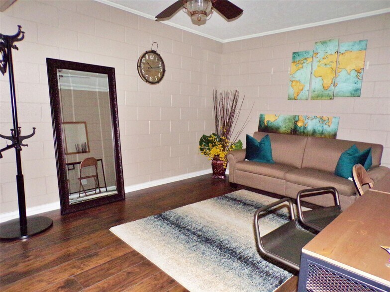 More Photos Of 6251 Wichita St, Fort Worth Religious Facility For Sale