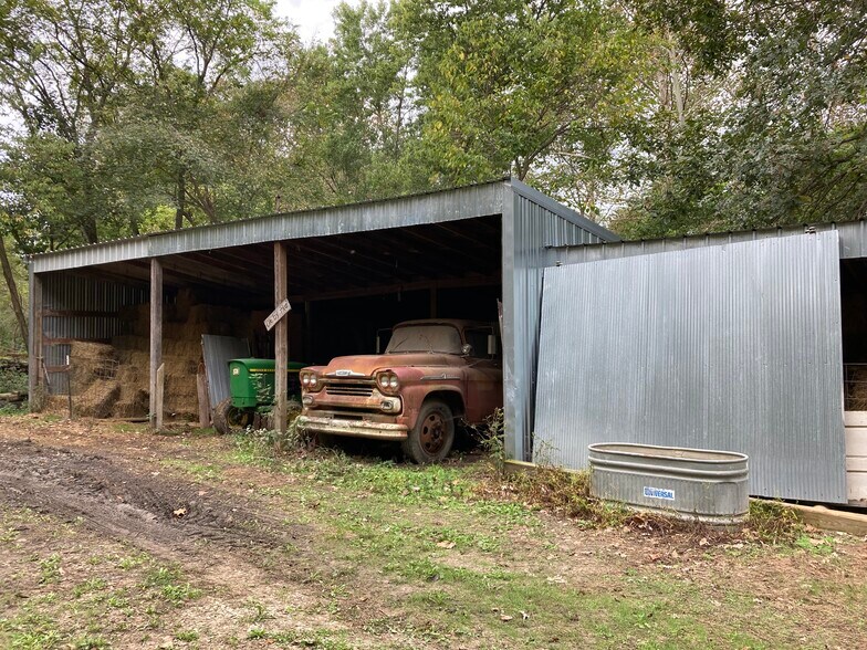 More Photos Of 22413 Highway C, Lawson Specialty For Sale