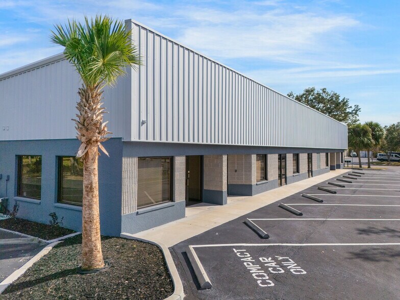 More Photos Of 8141 Blaikie Ct, Sarasota Warehouse For Lease