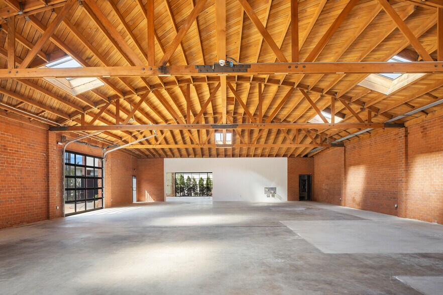 More Photos Of 450 N Market St, Inglewood Warehouse For Lease