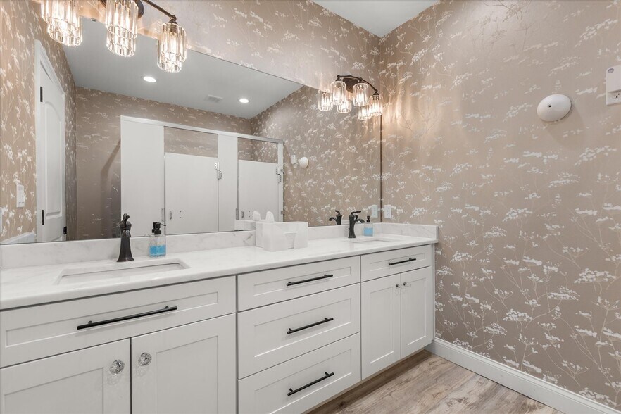 More Photos Of 455 Briar Patch Ln, Geneva Specialty For Sale