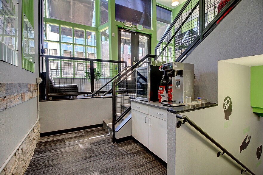 More Photos Of 2401 15th St, Denver Office For Lease