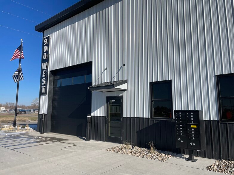 More Photos Of 900 W 25th St, South Sioux City Warehouse For Lease