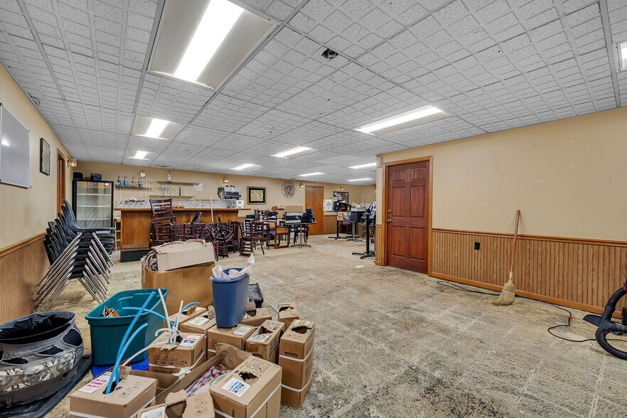 More Photos Of 905 Theodore St, Crest Hill Restaurant For Sale