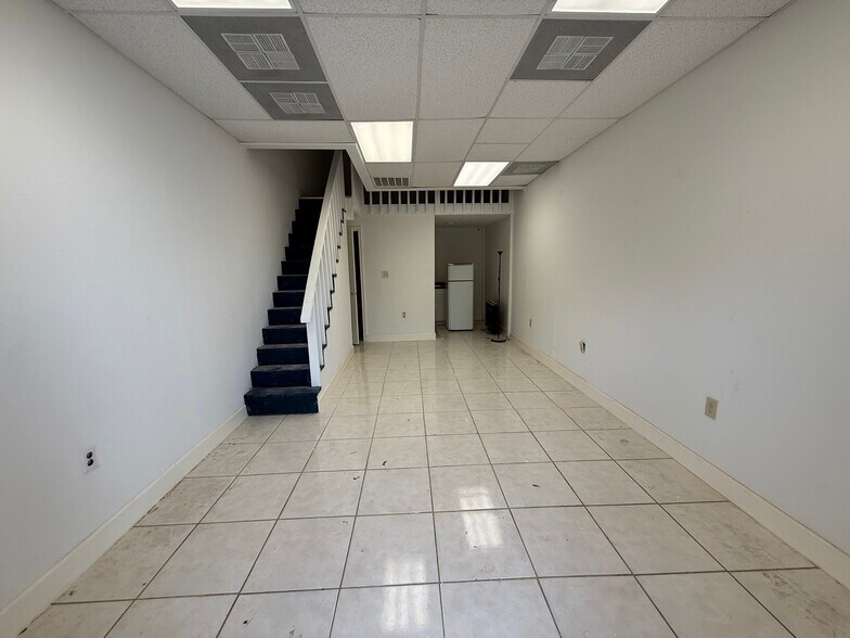 More Photos Of 5914 Cullen Blvd, Houston Storefront For Lease
