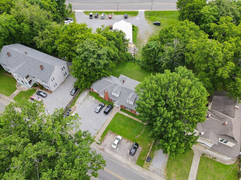 More Photos Of 419 Belmont Ave, Shelbyville Multifamily For Sale
