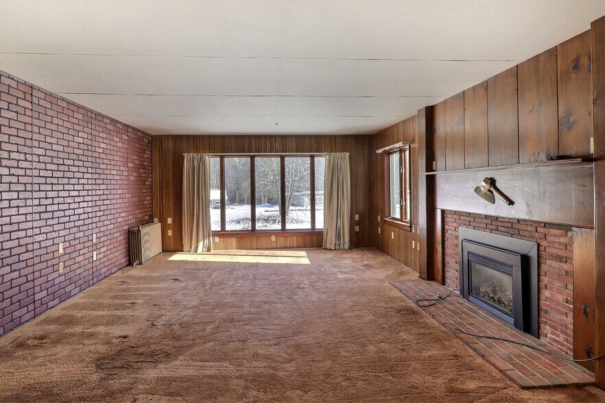More Photos Of 306 Merwinsburg Rd, Effort Apartments For Sale