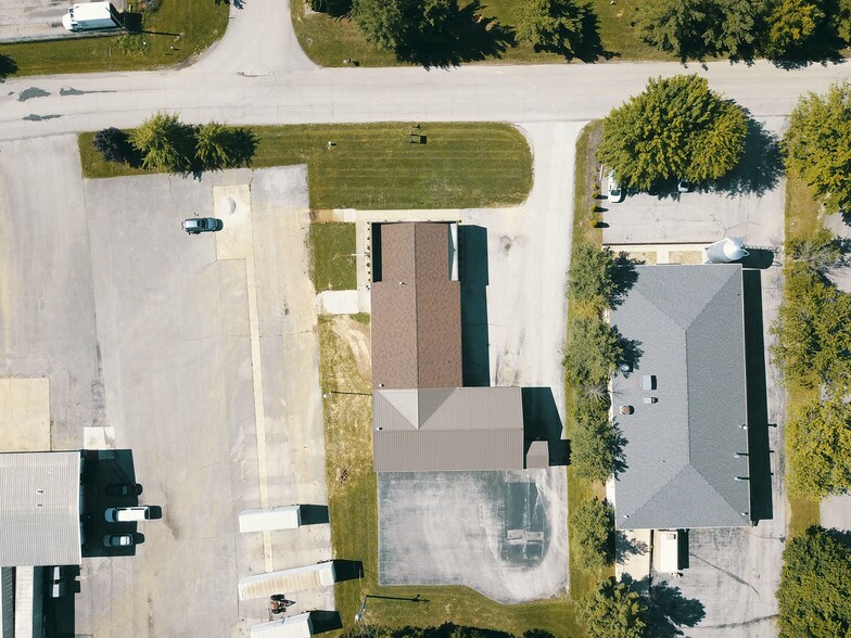 More Photos Of 2282 W Industrial Park Dr, Bloomington Industrial For Lease