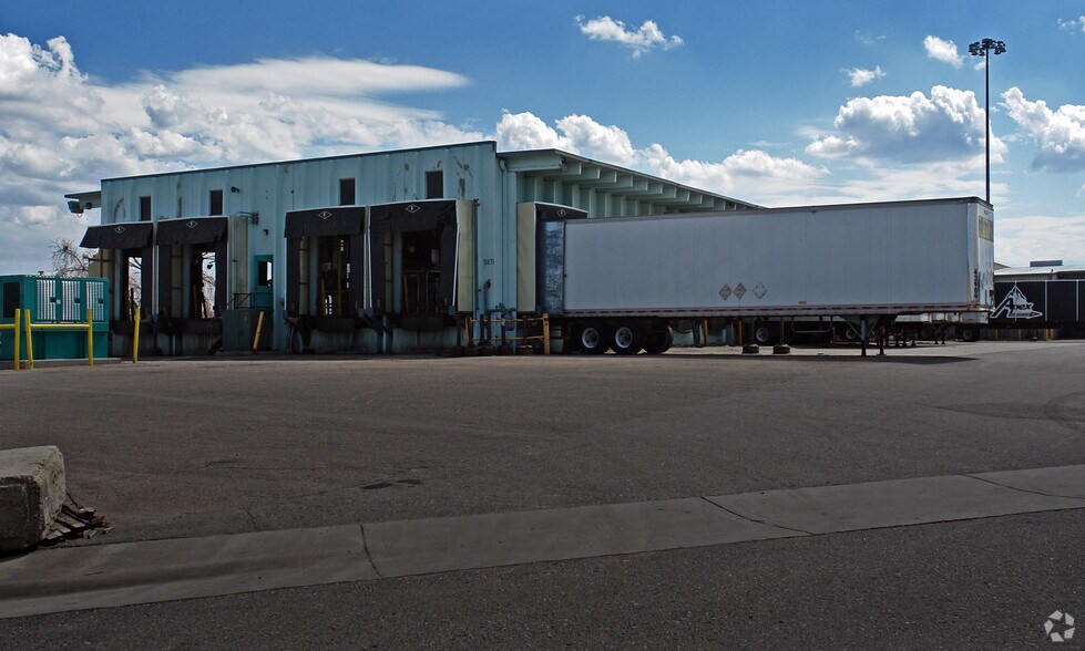 More Photos Of 5871 Broadway St, Denver Truck Terminal For Lease