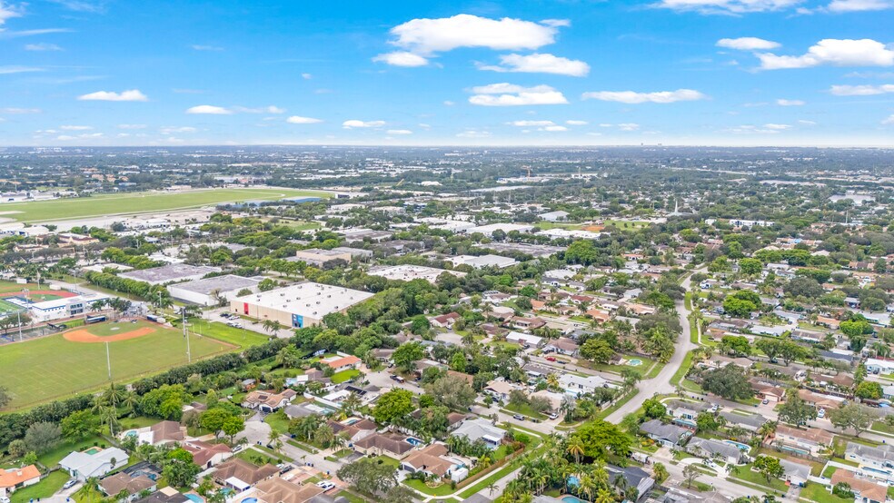 More Photos Of 2775 NW 63rd Ct, Fort Lauderdale Distribution For Lease
