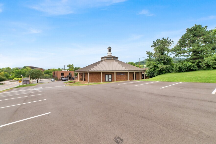 More Photos Of 7110 Town Center Way, Brentwood Office For Sale