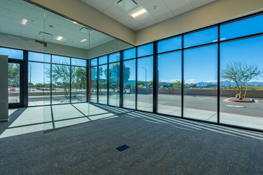 More Photos Of 13280 W Rioglass Solar Rd, Surprise Warehouse For Lease