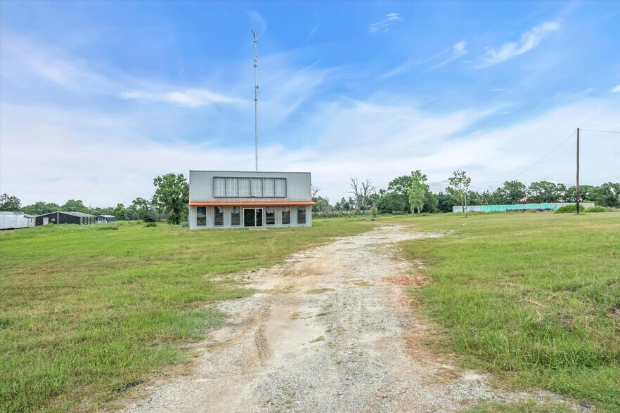 More Photos Of 21540 Interstate 20 & Hwy 64, Canton Warehouse For Sale