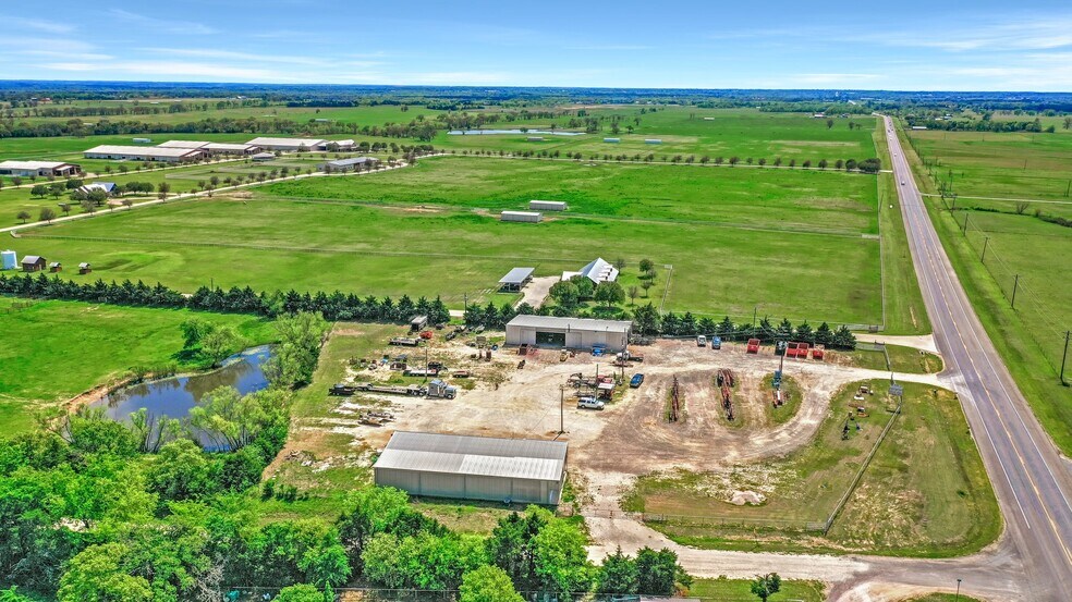 More Photos Of 23350 US Highway 377, Whitesboro Flex For Sale