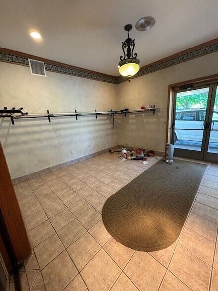 More Photos Of 7085 E Dr N, Battle Creek Office For Lease