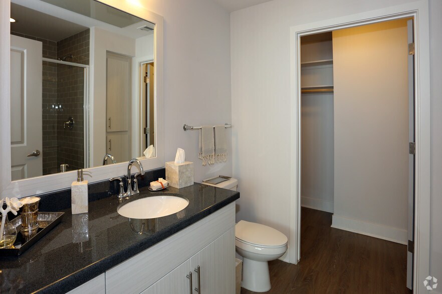 More Photos Of 7350 E Stetson Dr, Scottsdale Apartments For Lease