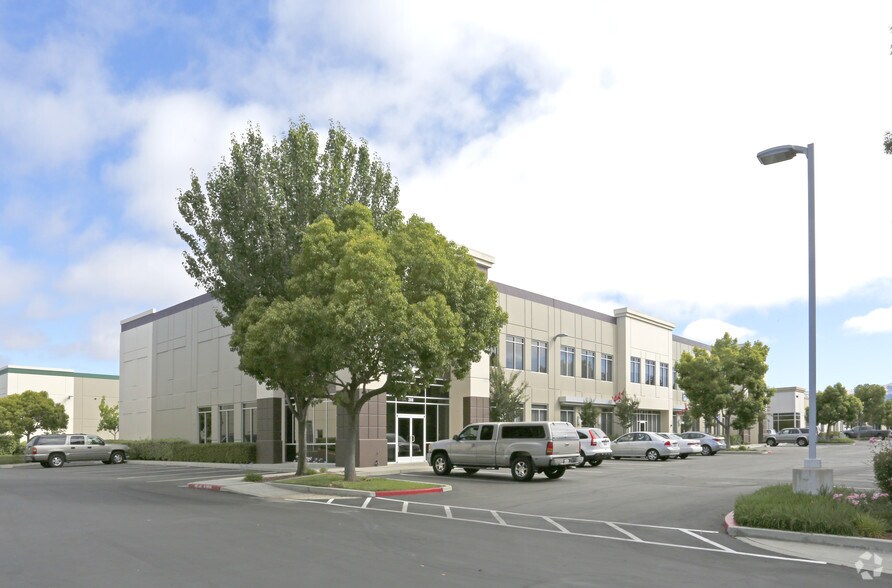More Photos Of 280-288 Digital Dr, Morgan Hill Light Manufacturing For Lease