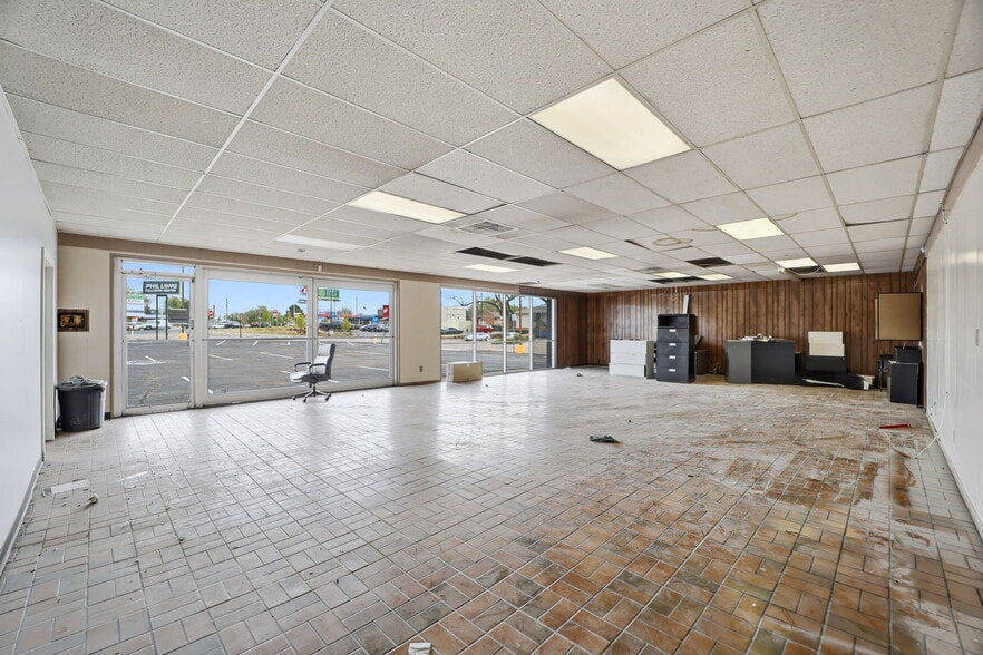 More Photos Of 405 W Fillmore St, Colorado Springs Auto Dealership For Sale