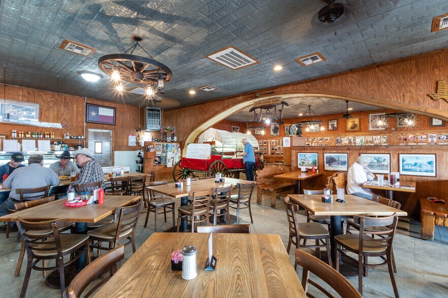 More Photos Of 311 Main St, Bandera Restaurant For Sale