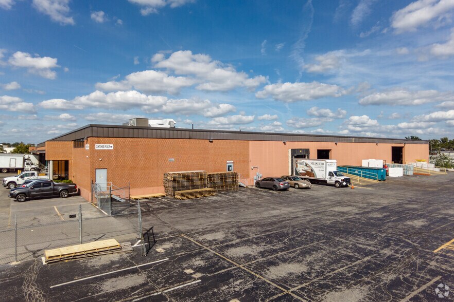 More Photos Of 10555 Tucker St, Beltsville Manufacturing For Lease