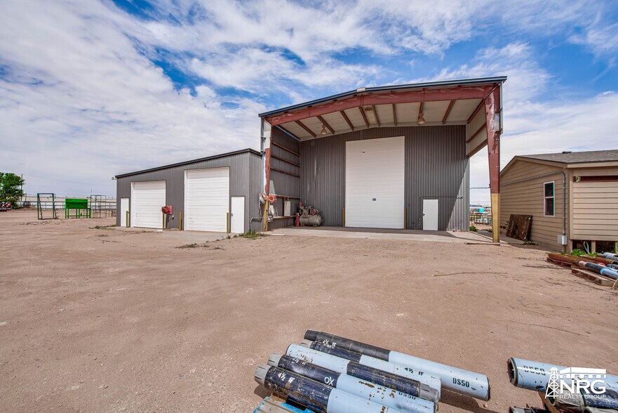 More Photos Of 1602 S Midkiff Rd, Midland Warehouse For Lease