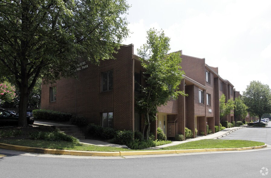 More Photos Of 6408 Seven Corners Pl, Falls Church Office For Sale