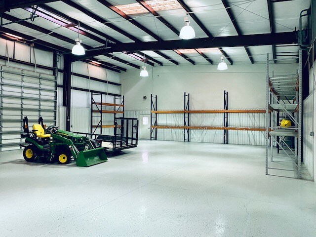 More Photos Of 8131 Red Bluff Rd, Pasadena Warehouse For Lease