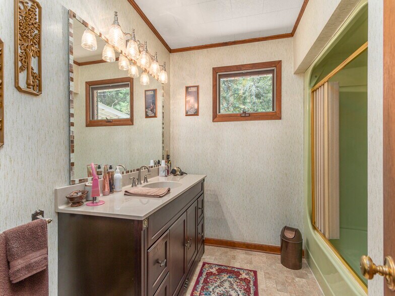 More Photos Of 96 Tower Ln, Waynesville Office For Sale