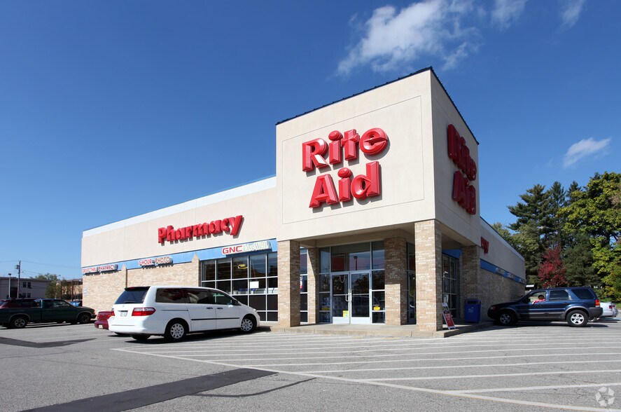 More Photos Of 811 E State St, Sharon Drugstore For Sale