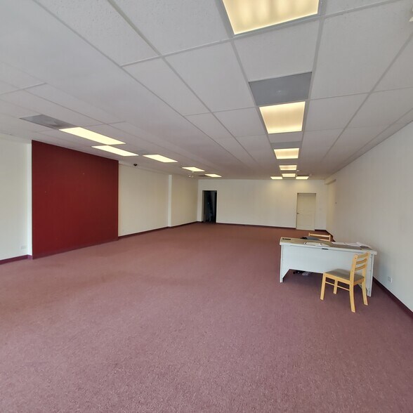 More Photos Of 1707-1717 N Rand Rd, Palatine Unknown For Lease