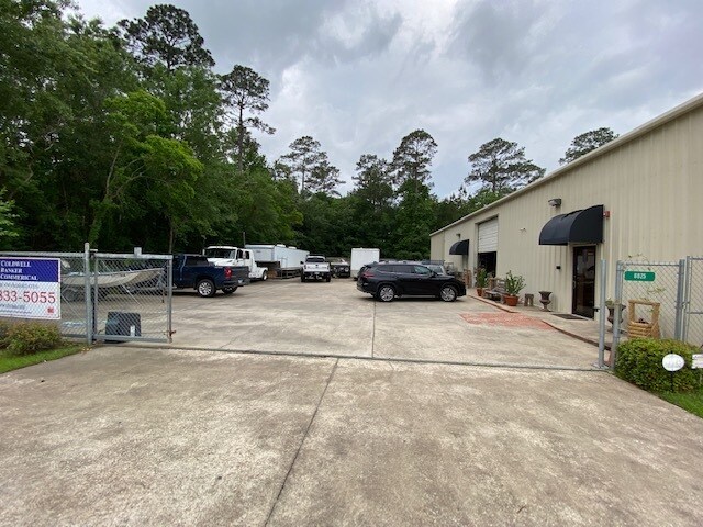 More Photos Of 8825 Eastex Fwy, Beaumont Warehouse For Lease