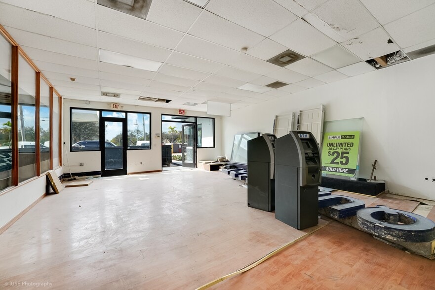 More Photos Of 18575 NW 27th Ave, Opa Locka Service Station For Lease