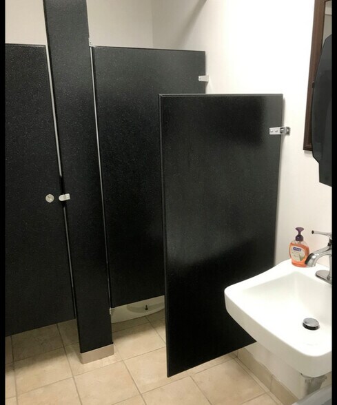 More Photos Of 71 W Main St, Freehold Office For Lease