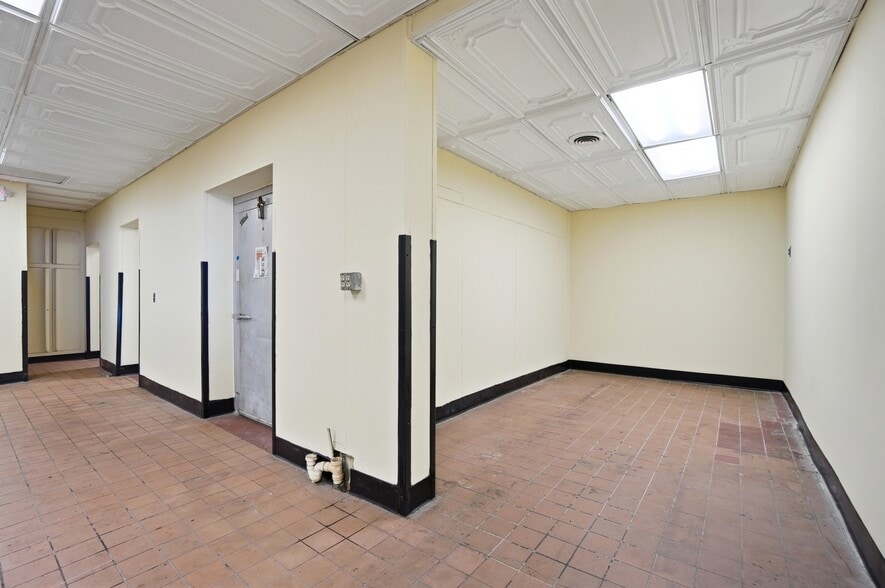 More Photos Of 1610 Germantown Rd, Middletown Restaurant For Sale