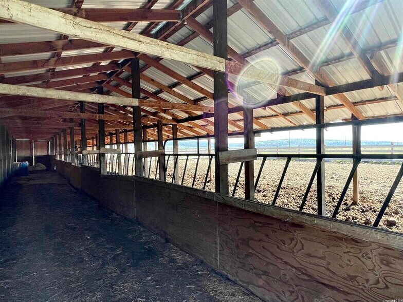 More Photos Of 718 Juniper Ridge Rd, Termo Specialty For Sale