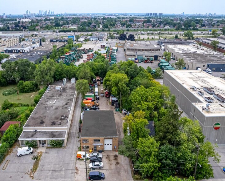 More Photos Of 102 Cartwright Ave, Toronto Service For Sale